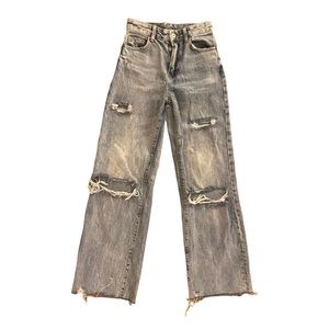 Bershka 90s-style baggy, high-waisted, wide leg jeans
